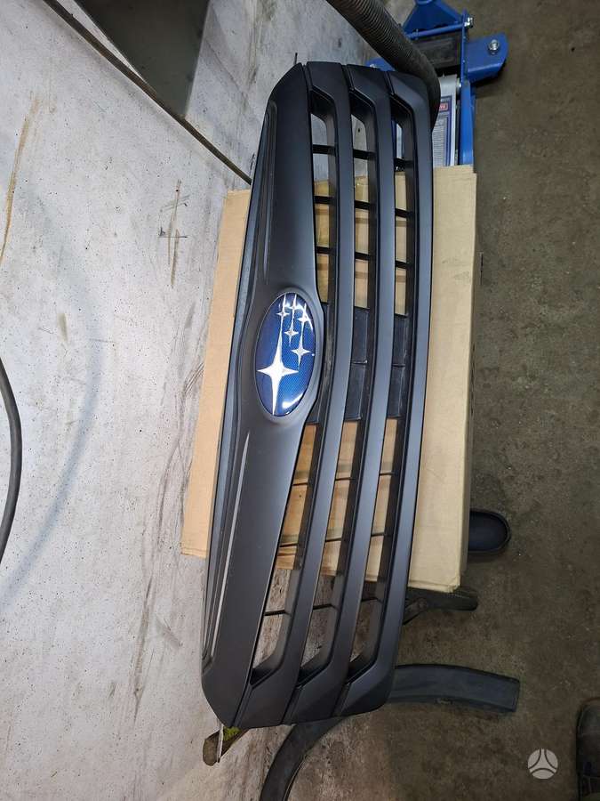 Subaru Outback mirrors, lights, front grill