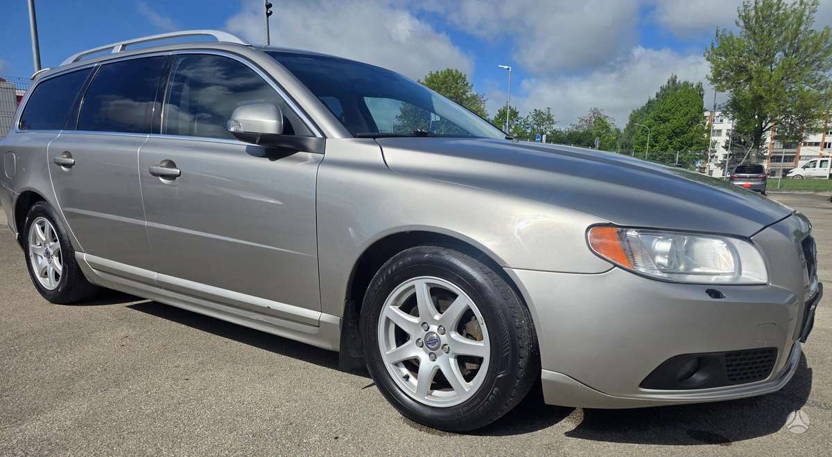 Volvo V70 - 1