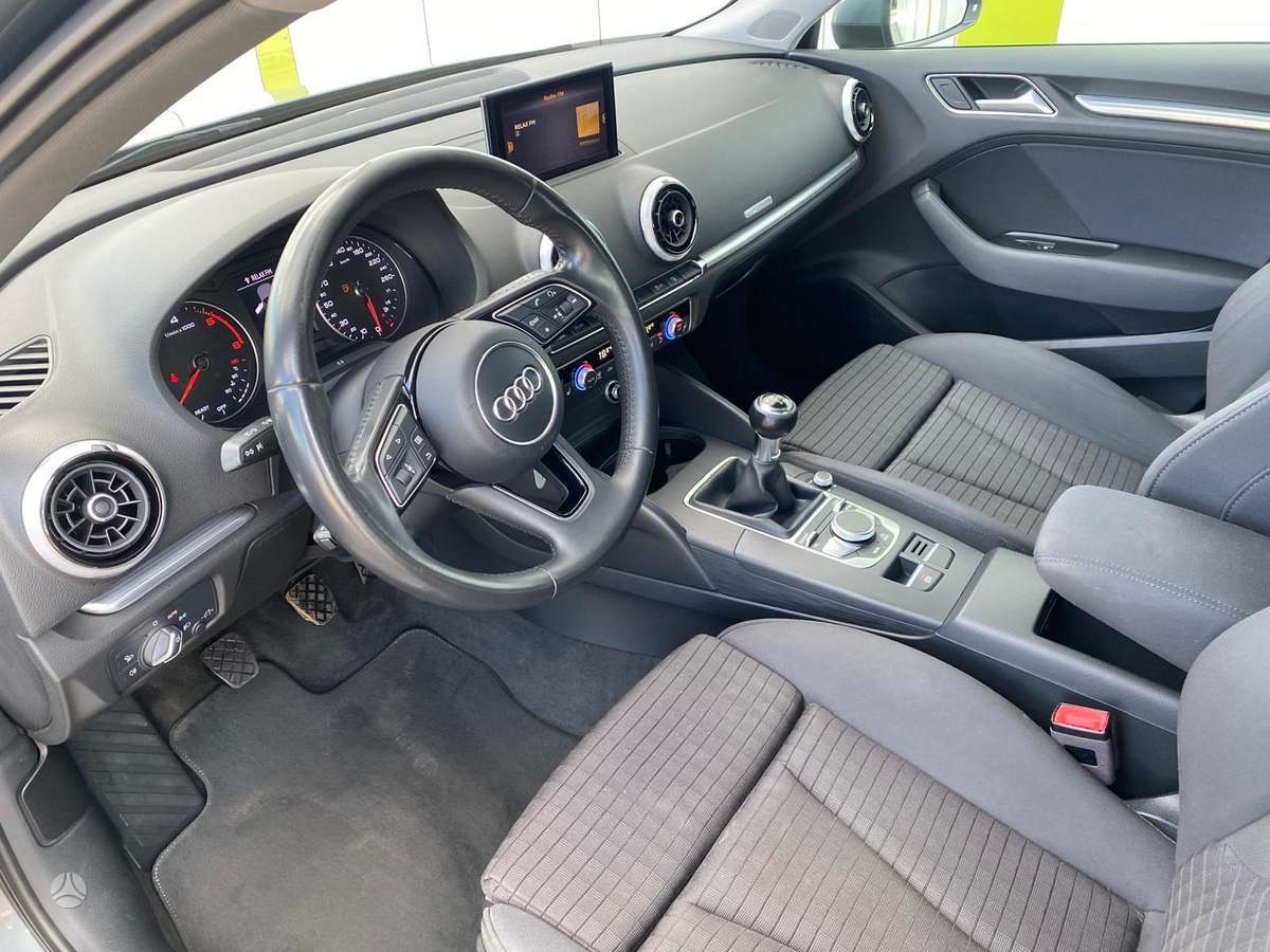 Audi A3, 1.6 l., hatchback