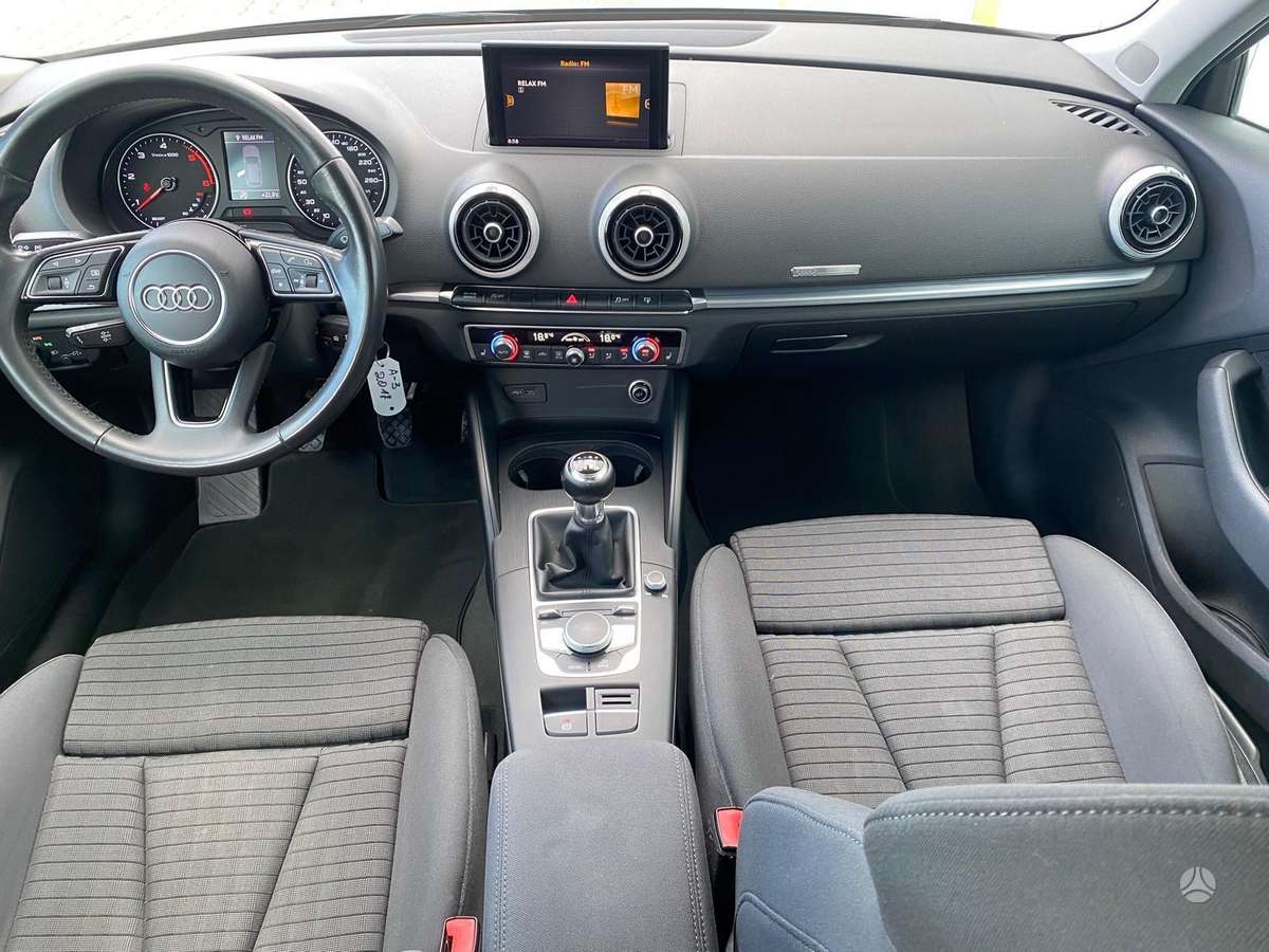 Audi A3, 1.6 l., Хэтчбек
