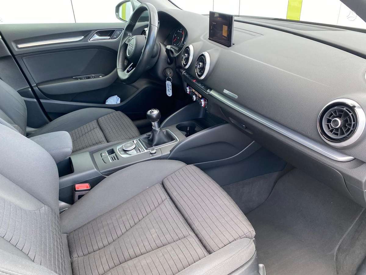 Audi A3, 1.6 l., Хэтчбек