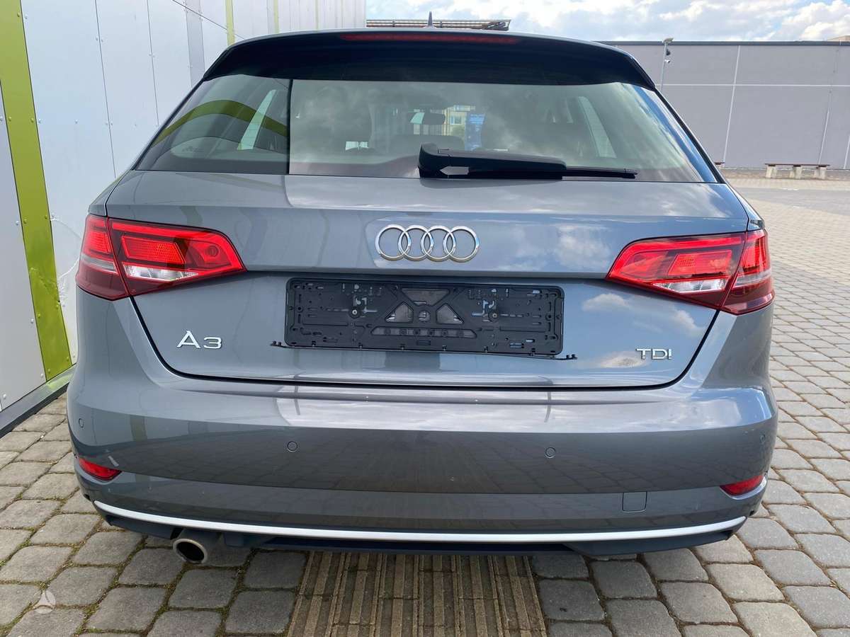 Audi A3, 1.6 l., hatchback