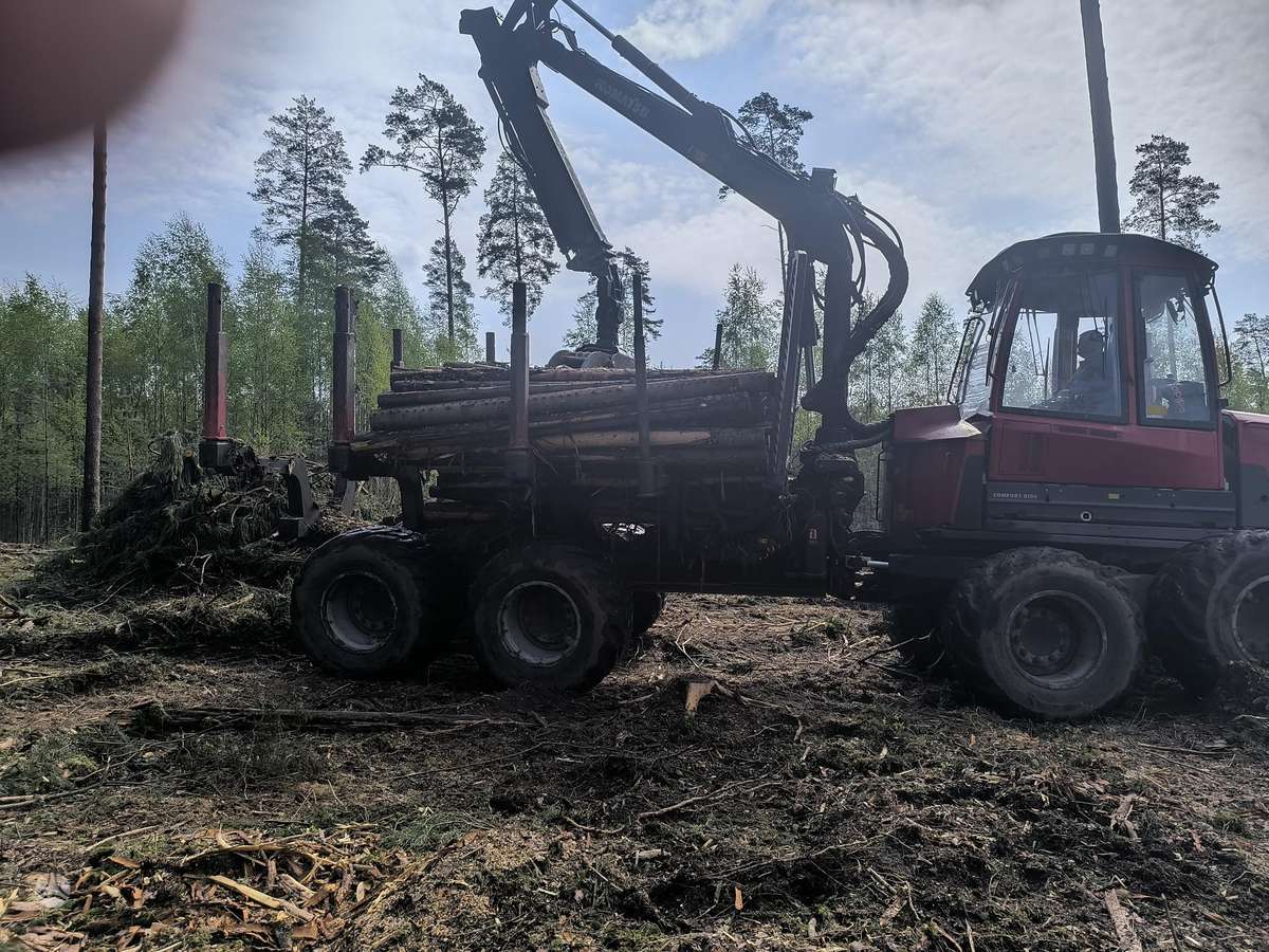 Komatsu 855, forwarders