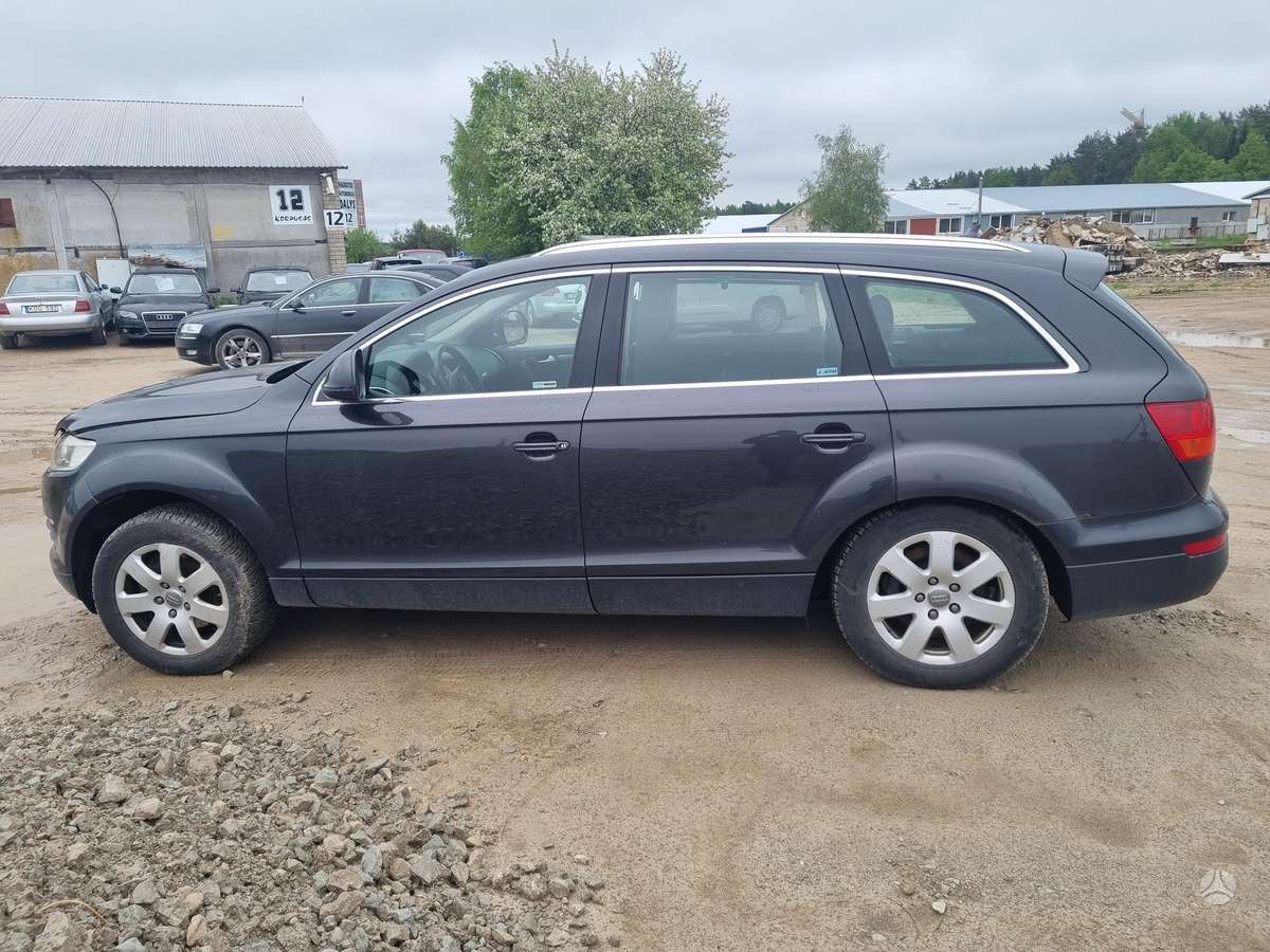 Audi Q7 Dalimis praišiškių 53 12 angaras