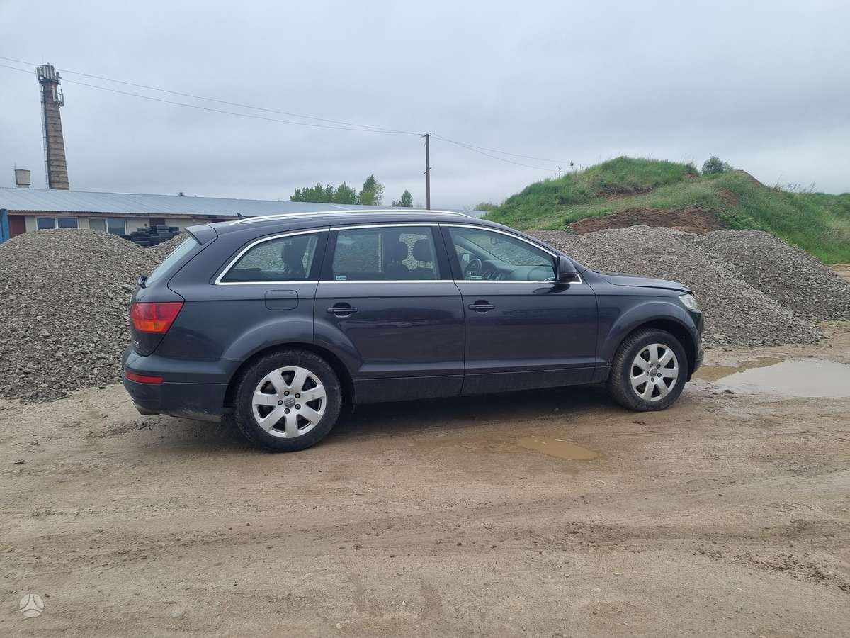 Audi Q7 Dalimis praišiškių 53 12 angaras