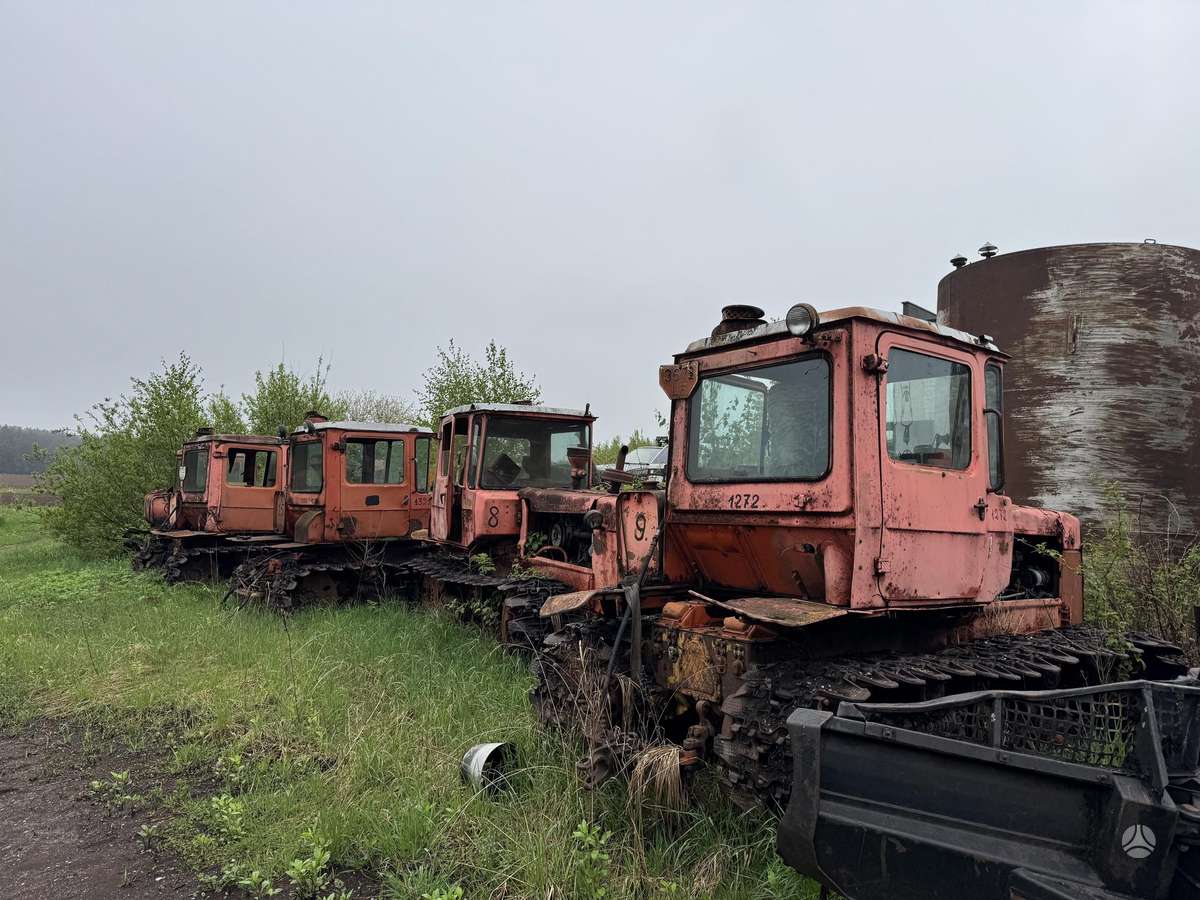 DT 75, tractors