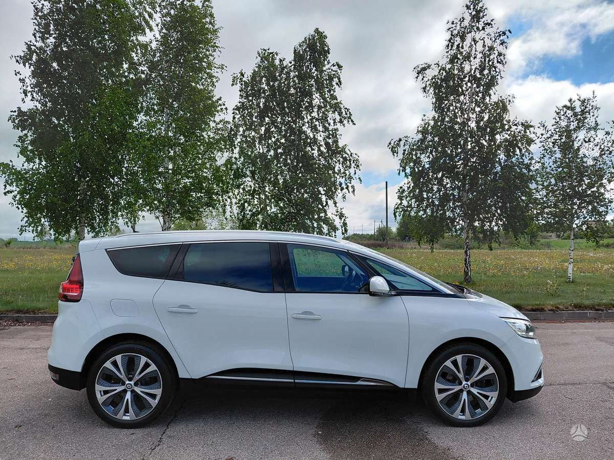 Renault Grand Scenic - 11