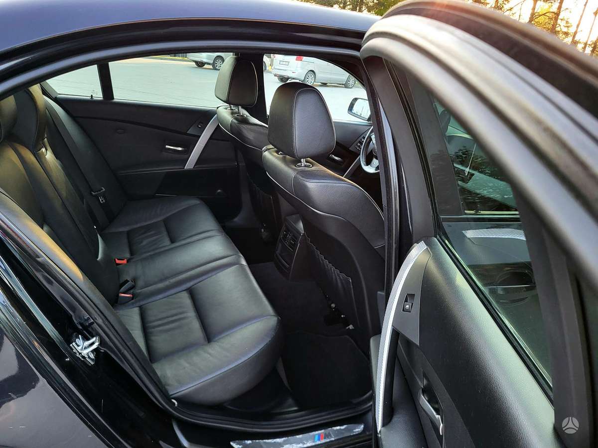 BMW 525, 2.5 l., Седан