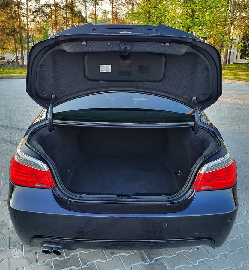 BMW 525, 2.5 l., Седан