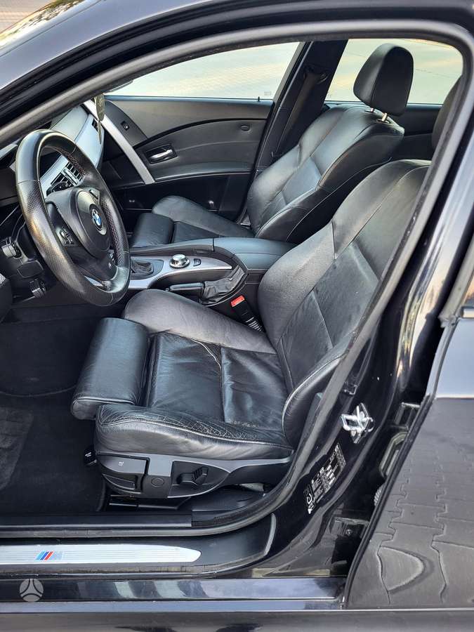 BMW 525, 2.5 l., Седан