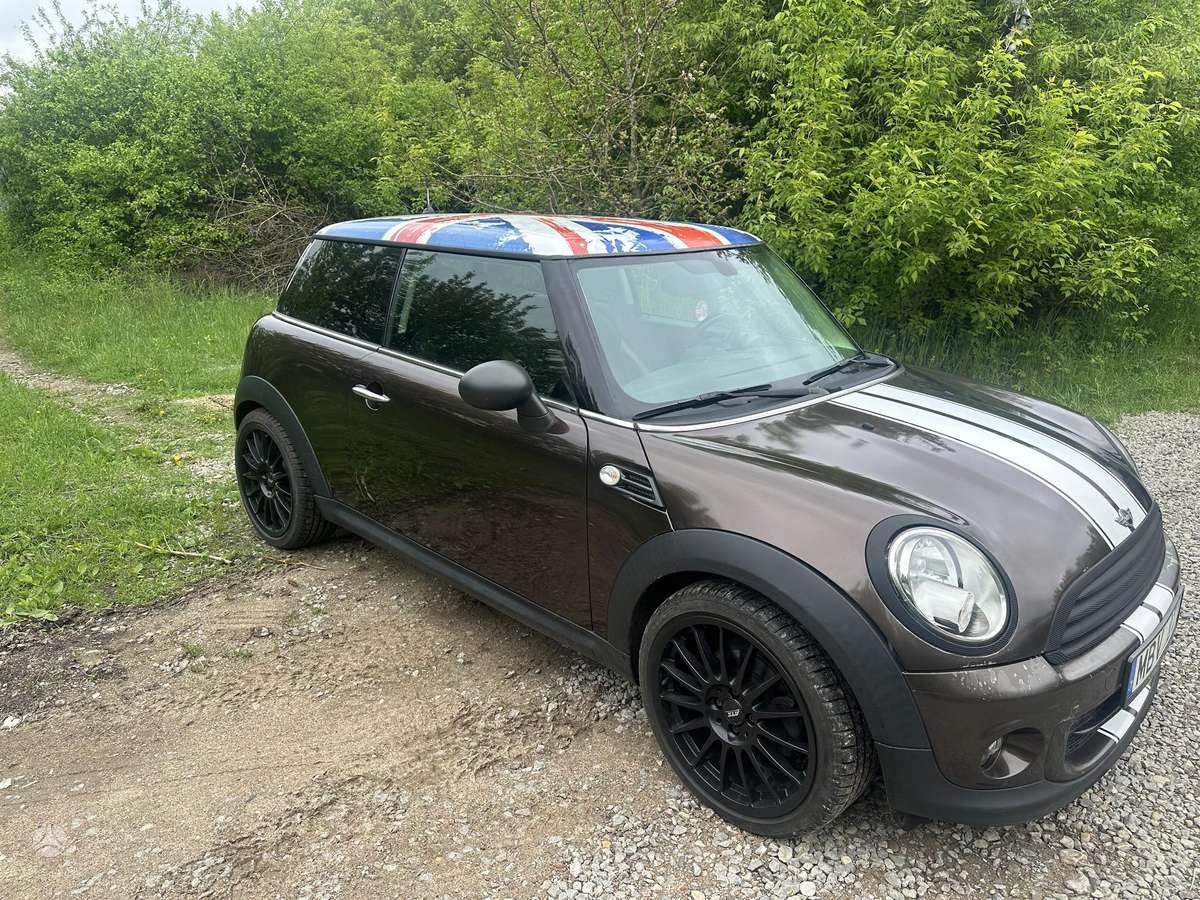 Mini Cooper, 1.6 l., hatchback