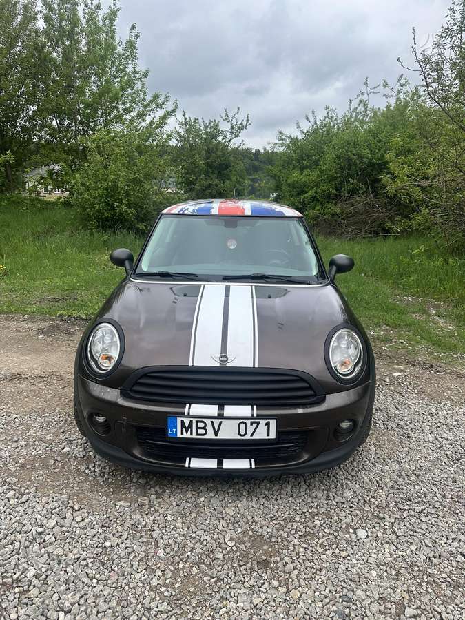 Mini Cooper, 1.6 l., hatchback