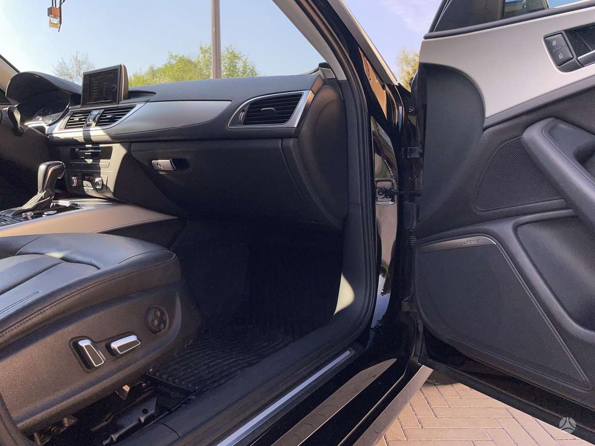Audi A6, 2.0 l., Седан