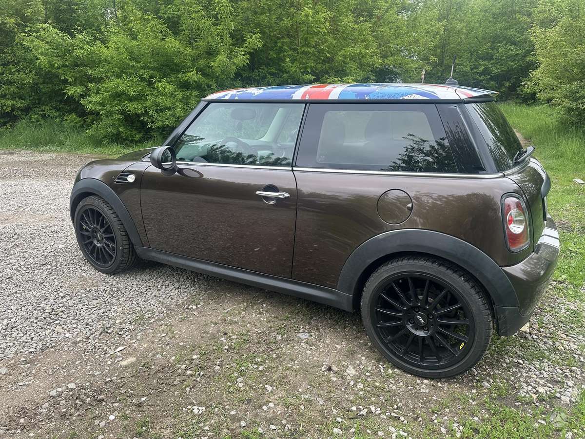 Mini Cooper, 1.6 l., hatchback
