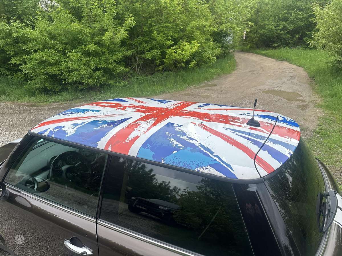 Mini Cooper, 1.6 l., hatchback