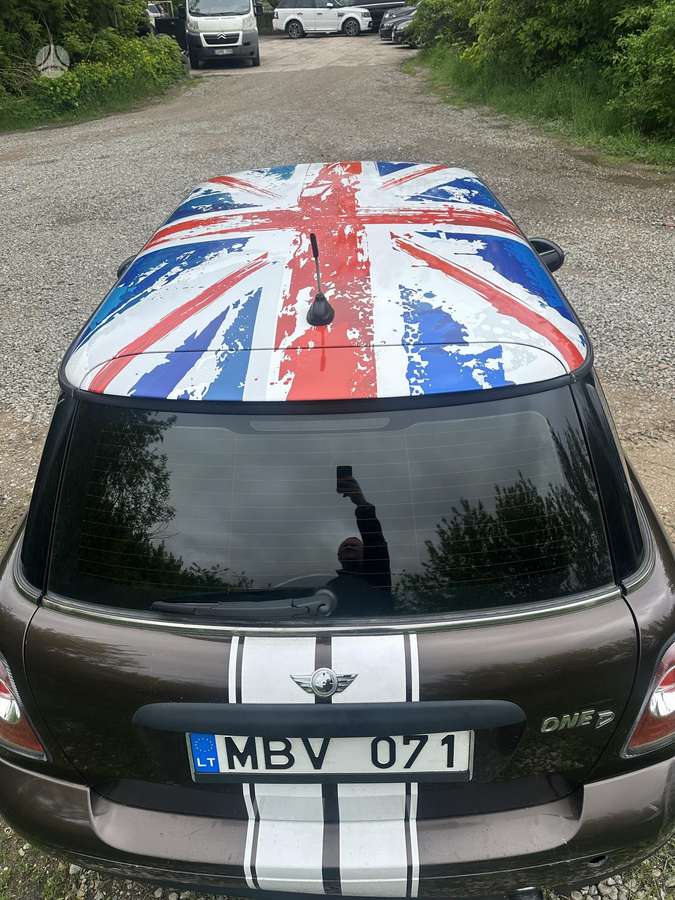 Mini Cooper, 1.6 l., hatchback