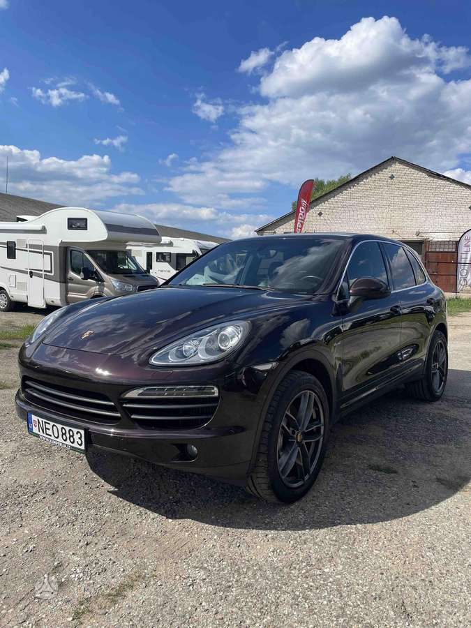 Porsche Cayenne - 1
