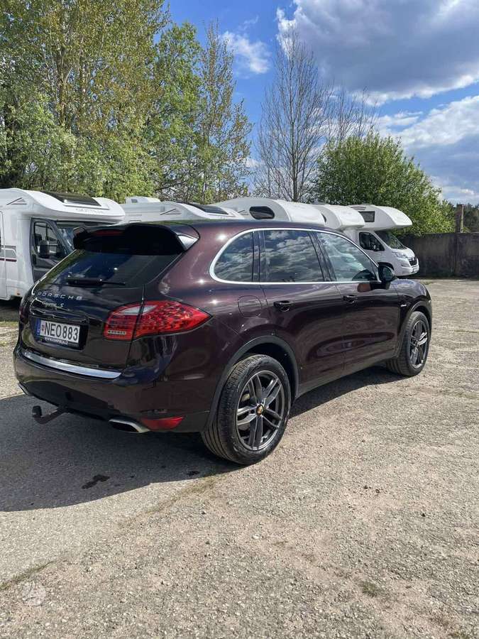 Porsche Cayenne - 5