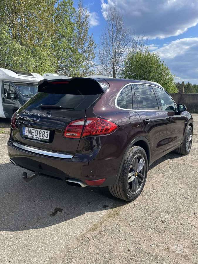Porsche Cayenne - 6