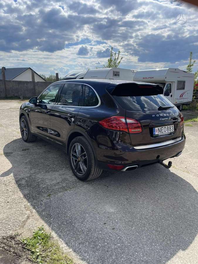 Porsche Cayenne - 8
