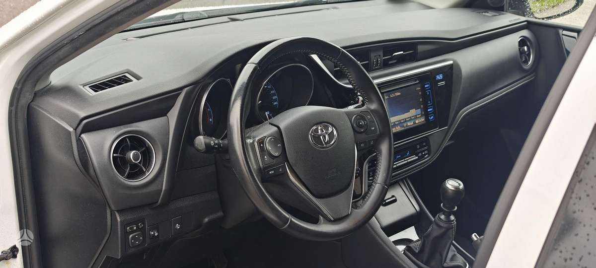 Toyota Auris, 1.2 l., wagon