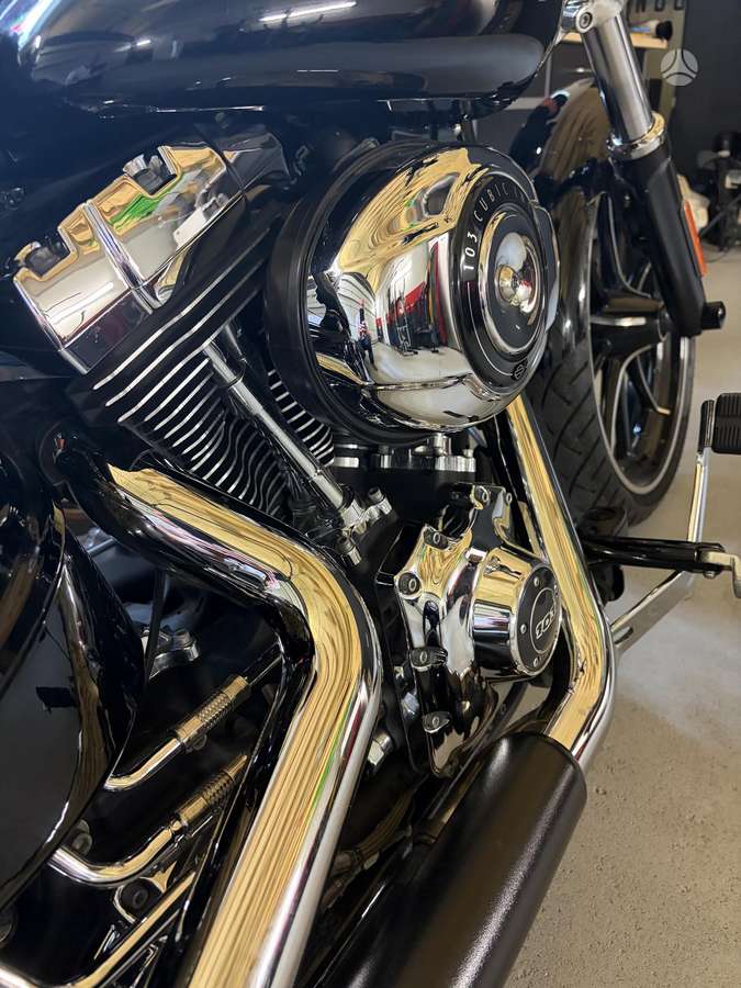 Harley-Davidson BREAKOUT 1690cc, choppers / cruisers / custom