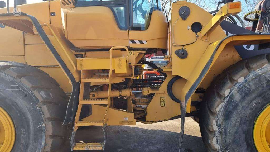 Volvo L180 F, frontal loader