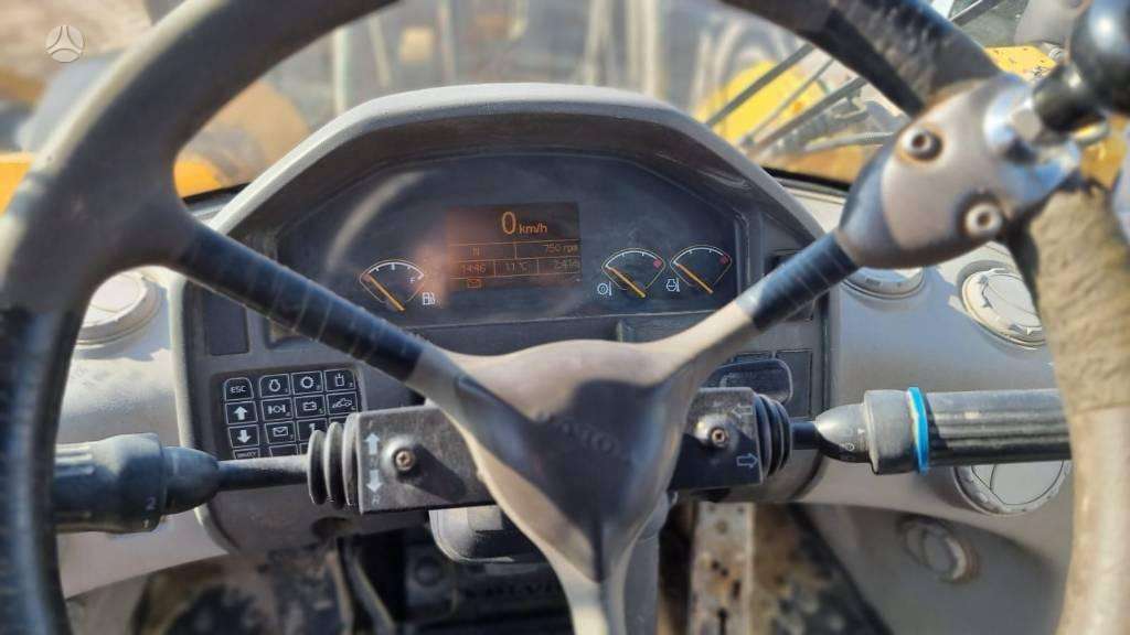 Volvo L180 F, frontal loader