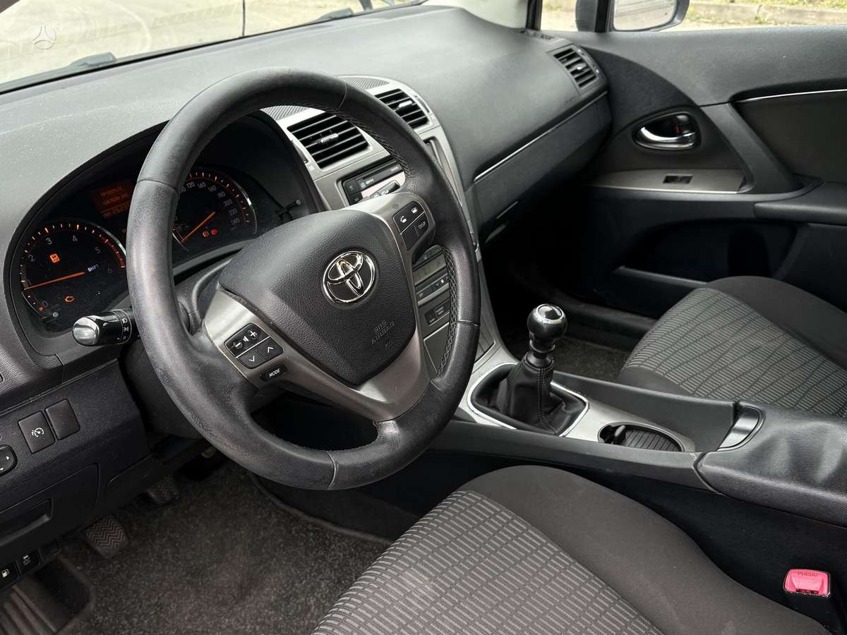 Toyota Avensis, 2.2 l., Универсал