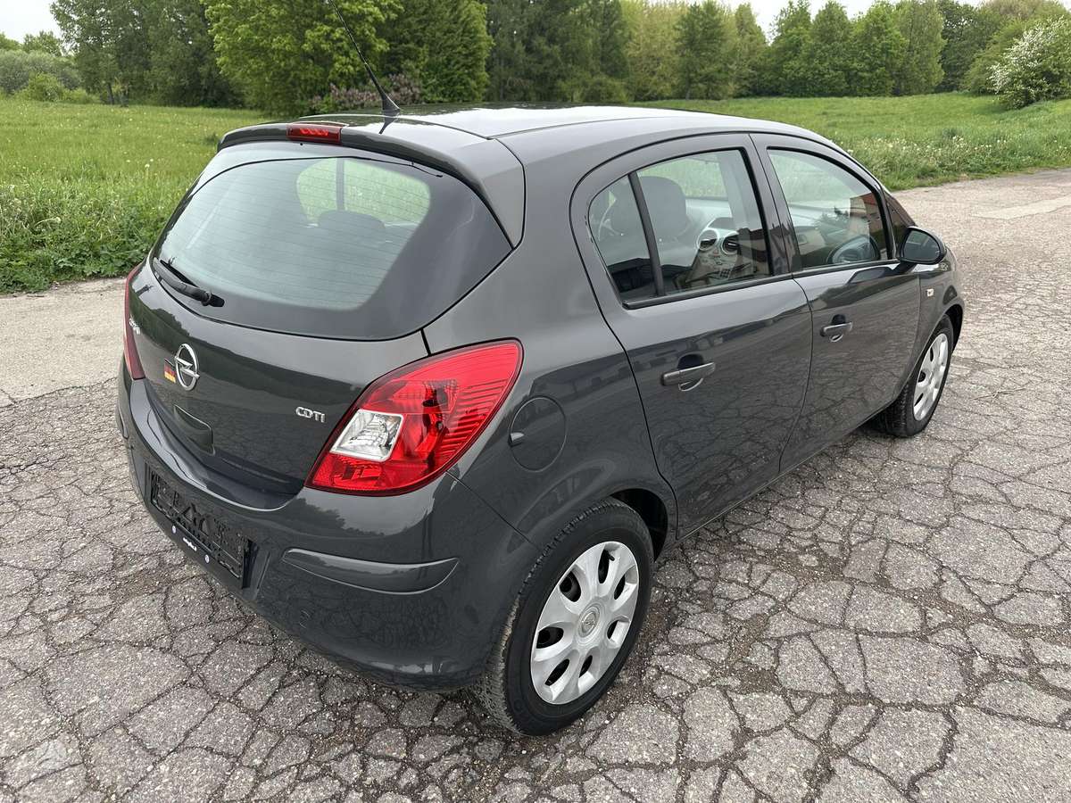 Opel Corsa, 1.3 l., Хэтчбек