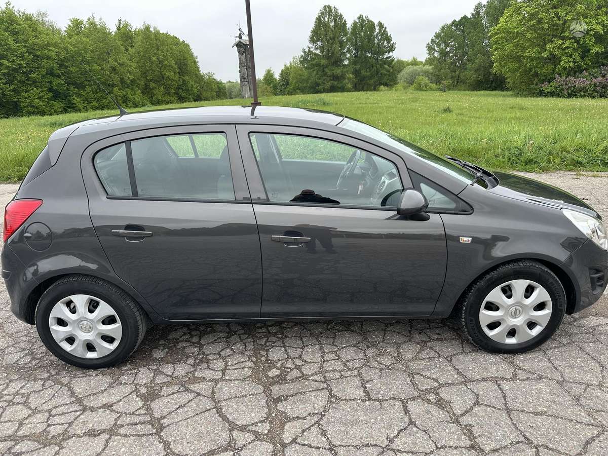 Opel Corsa, 1.3 l., Хэтчбек