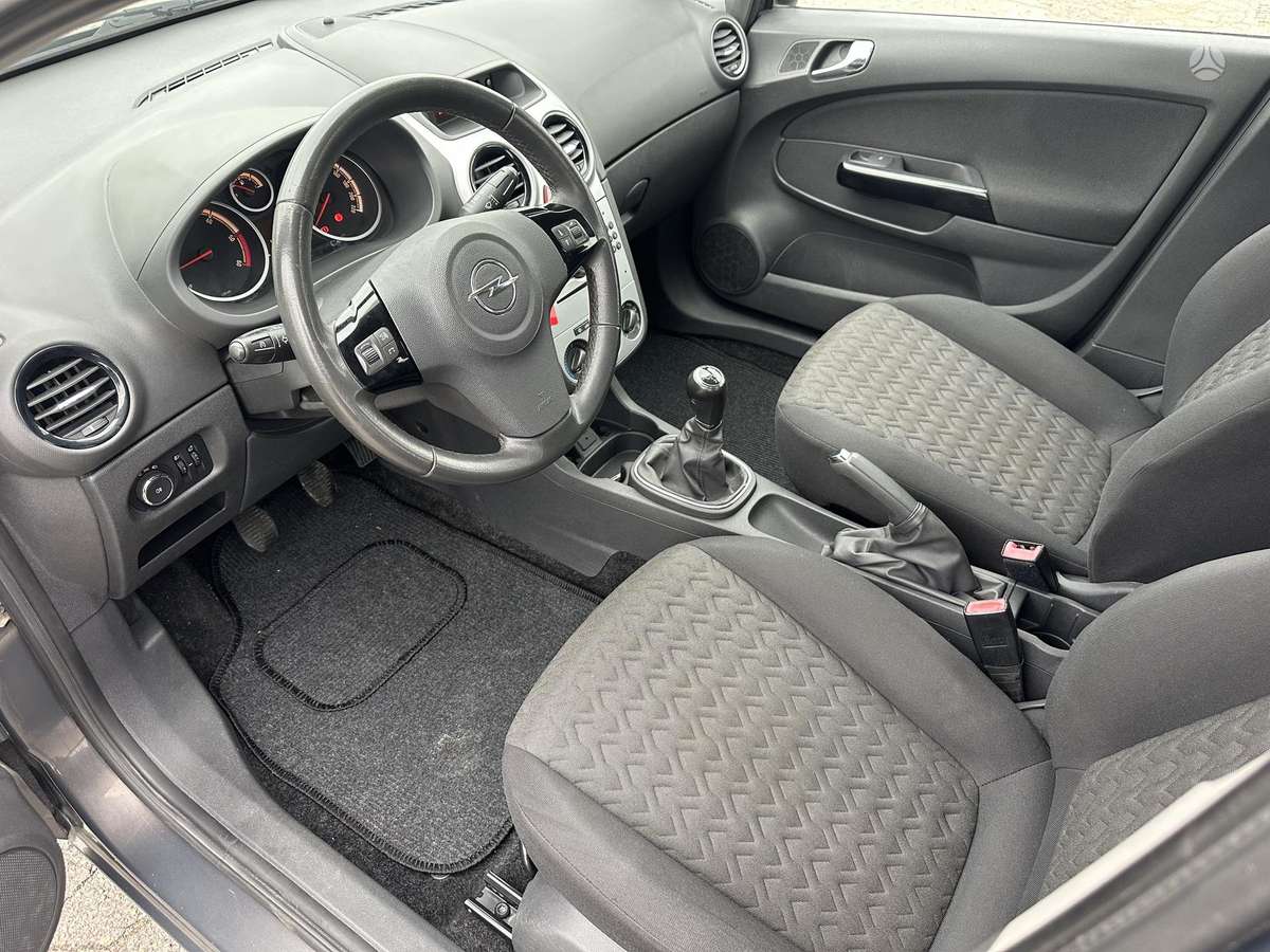 Opel Corsa, 1.3 l., Хэтчбек