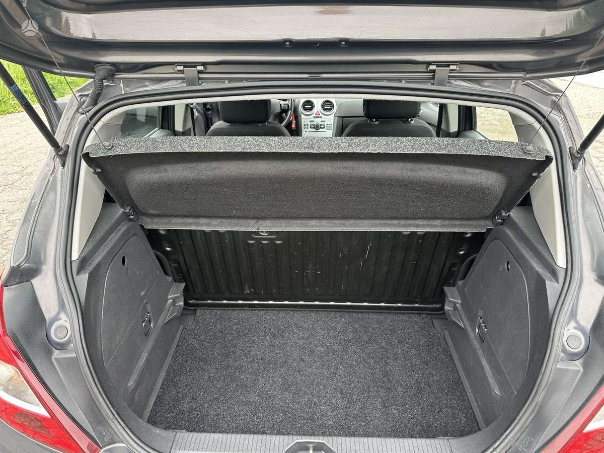 Opel Corsa, 1.3 l., Хэтчбек