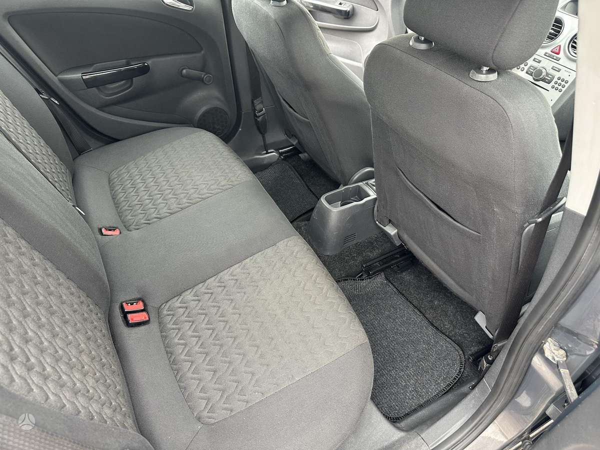 Opel Corsa, 1.3 l., Хэтчбек