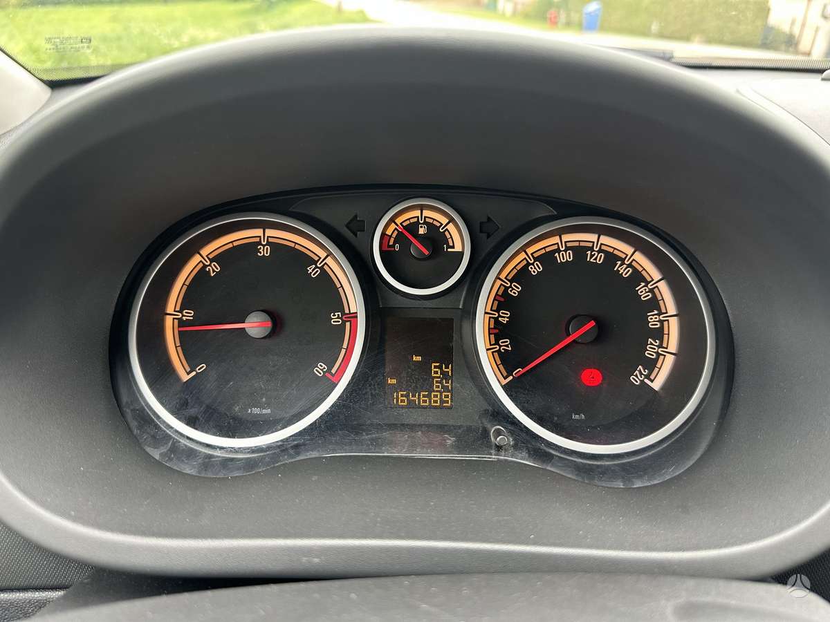 Opel Corsa, 1.3 l., Хэтчбек