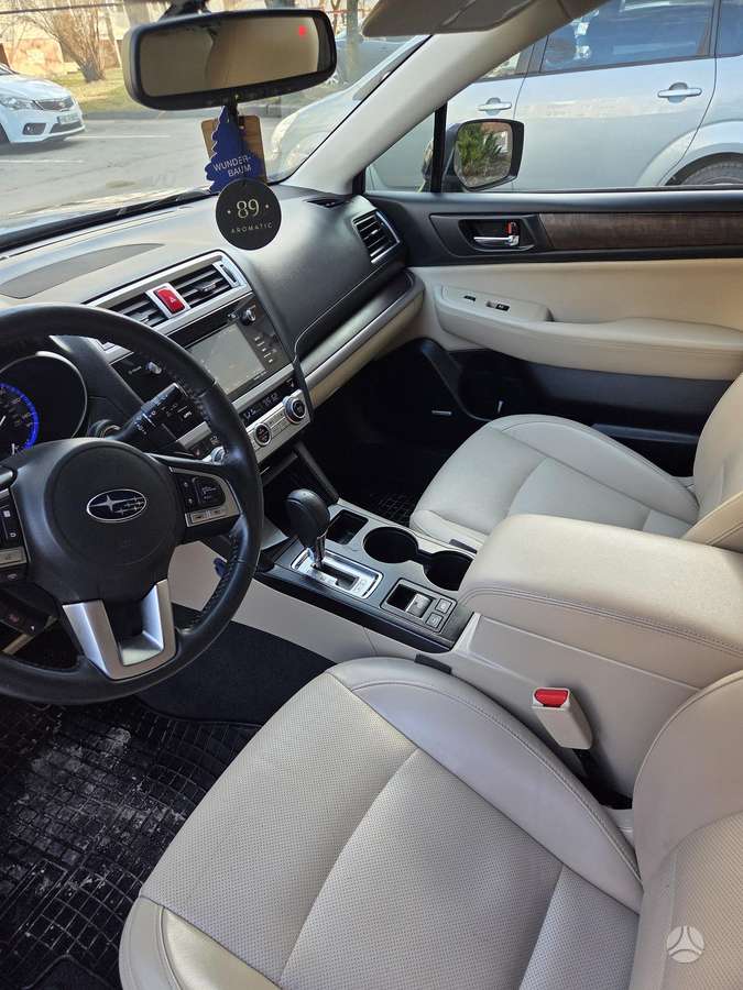 Subaru Outback, 2.5 l., off-road / crossover