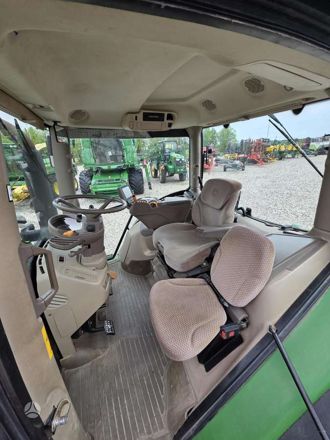 John Deere 6215R, traktori