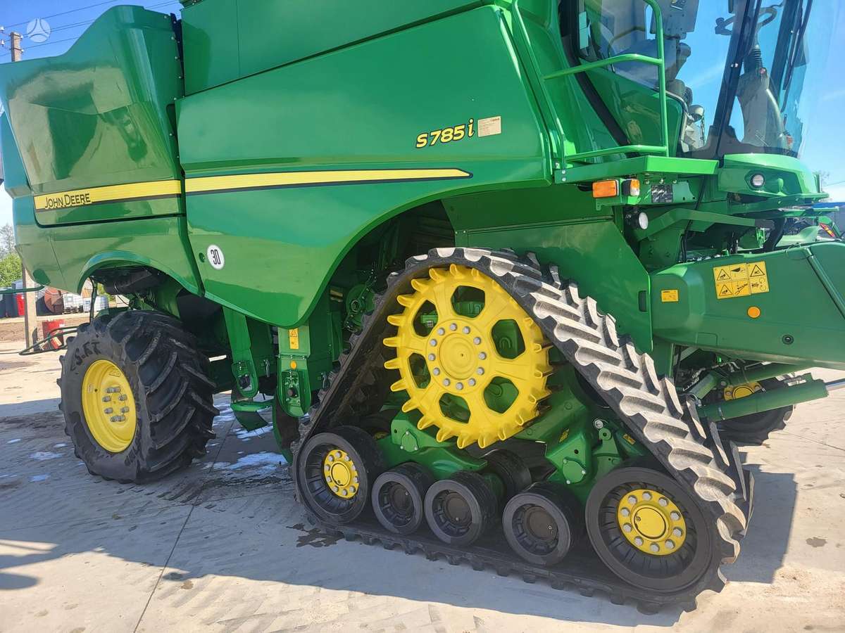 John Deere S785, kombainai