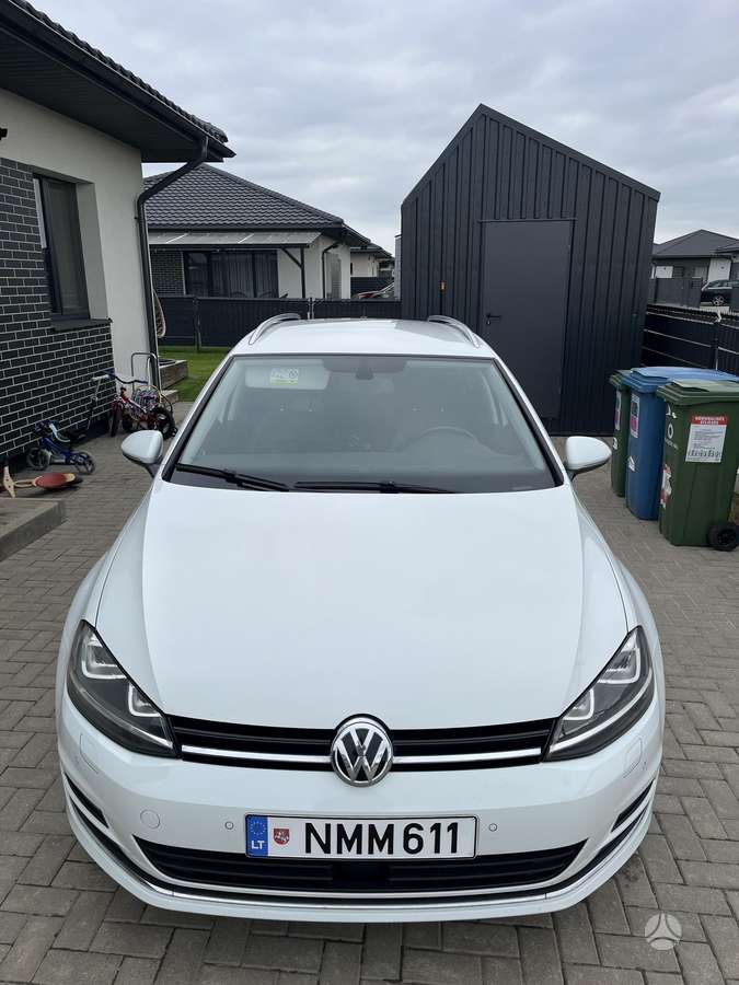Volkswagen Golf - 2