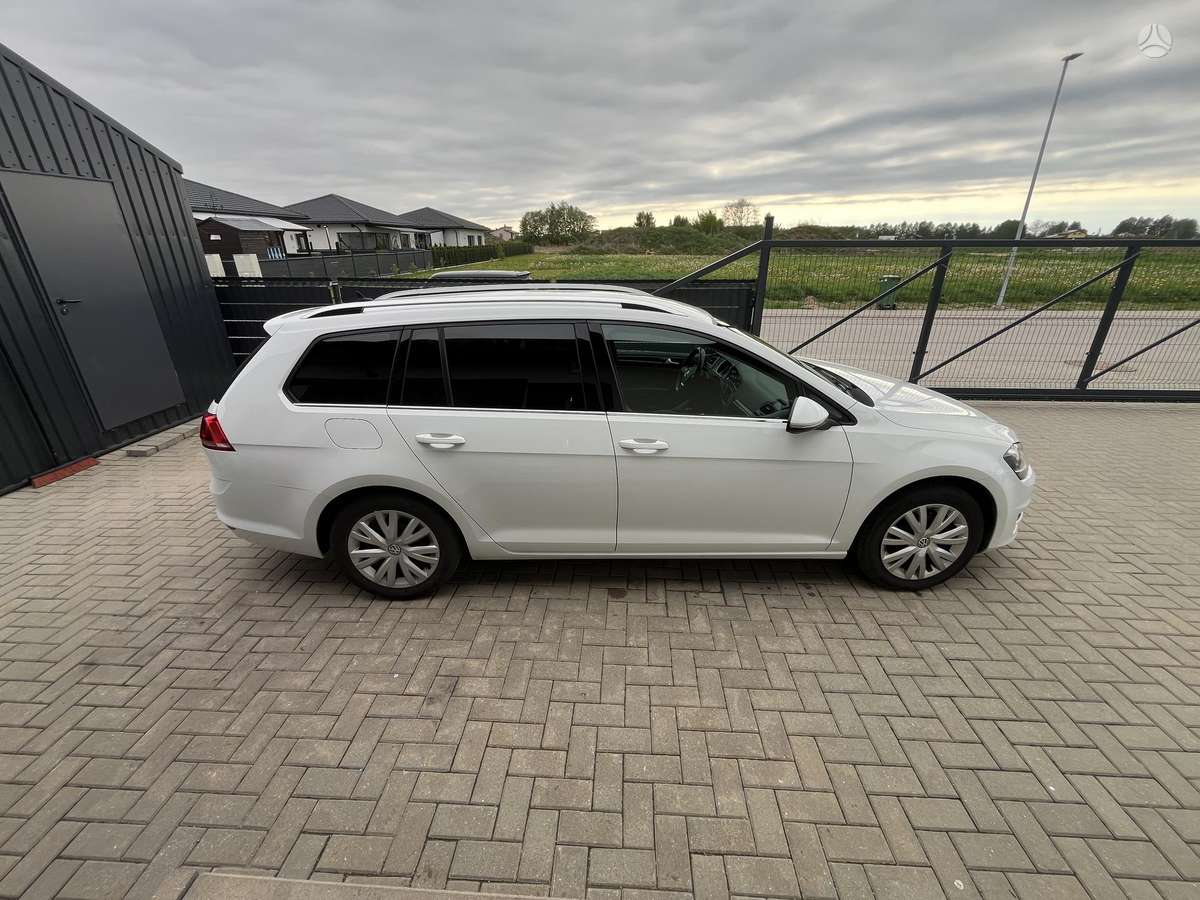 Volkswagen Golf - 5