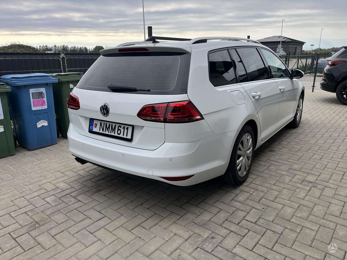 Volkswagen Golf - 6