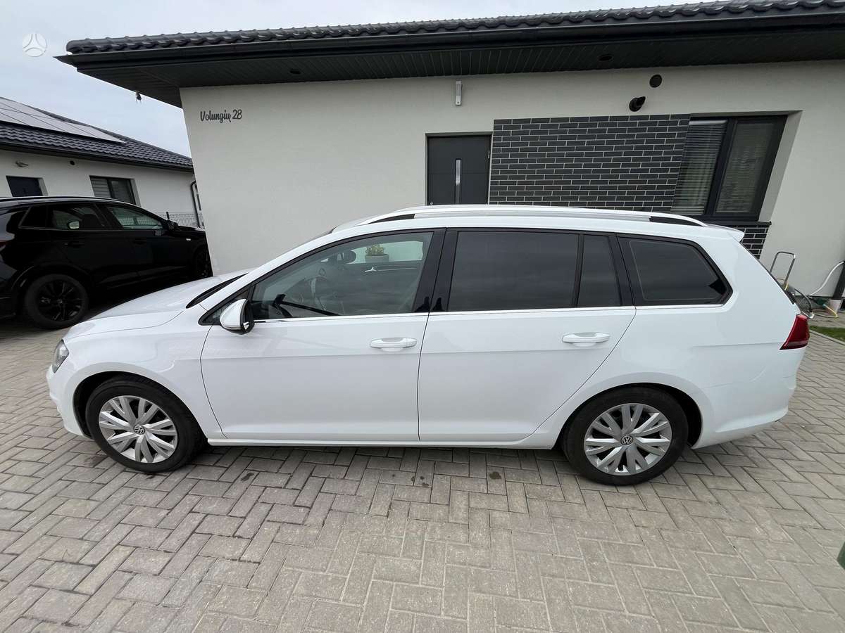 Volkswagen Golf - 8