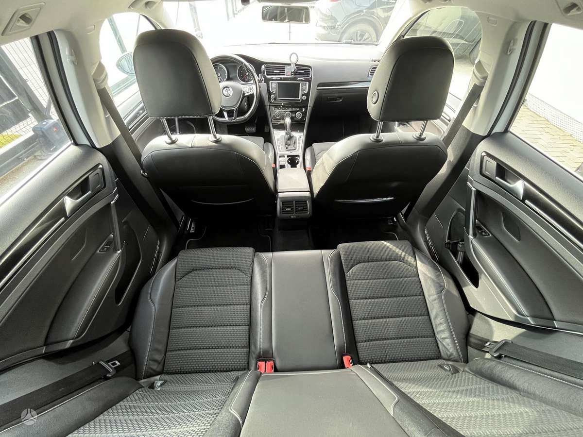 Volkswagen Golf - 10