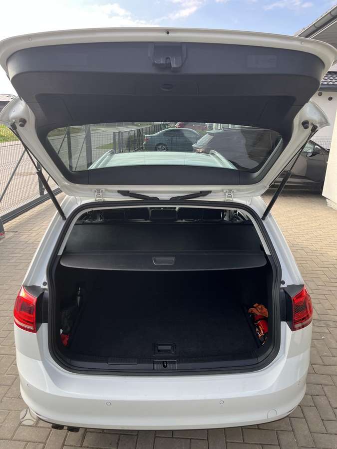 Volkswagen Golf - 9