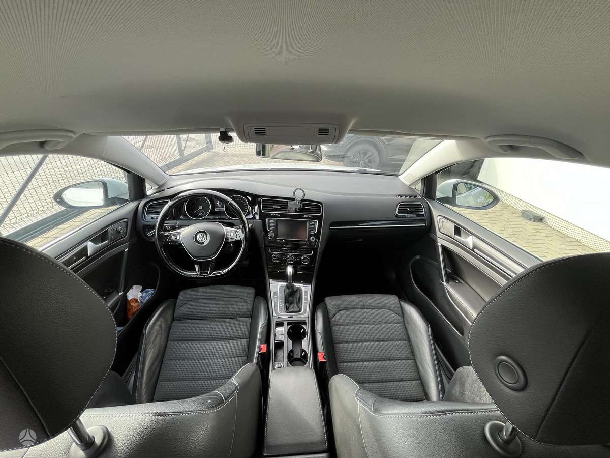 Volkswagen Golf - 11