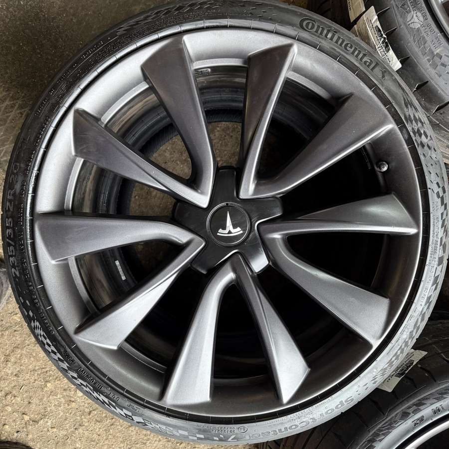 TESLA Model 3, lengvojo lydinio, R20