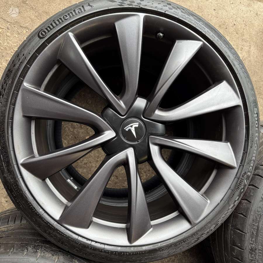 TESLA Model 3, light alloy, R20