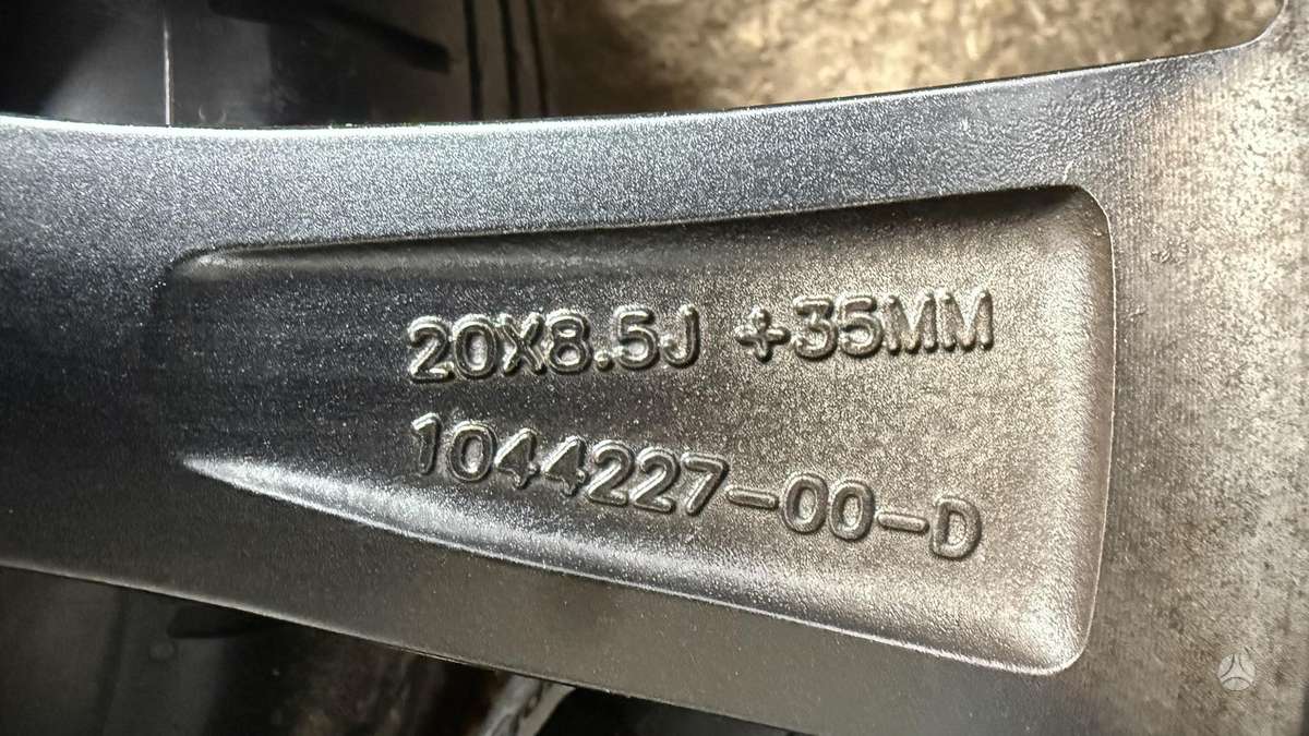 TESLA Model 3, light alloy, R20