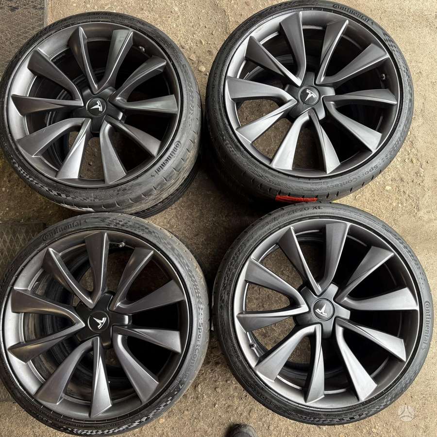 TESLA Model 3, light alloy, R20
