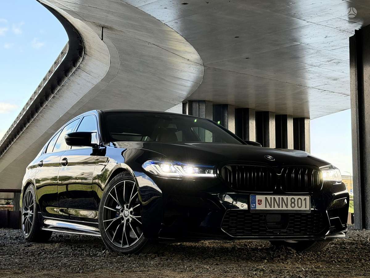 BMW M550, Седан